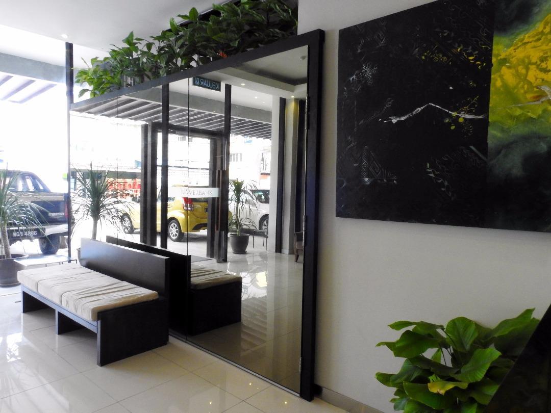 The Riverbank Hotel Kuantan Exterior photo
